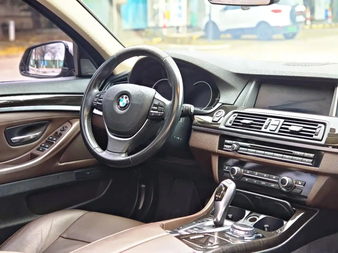 BMW 5 Series 2017 525Li Luxury Design Package фото 10