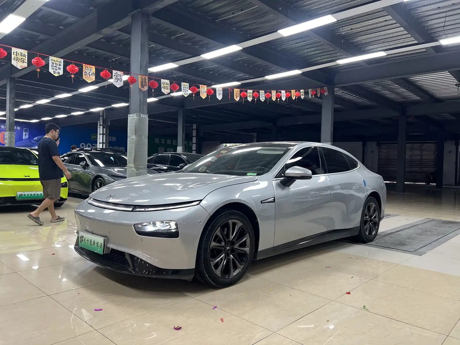 Фото 2 - XPeng P7