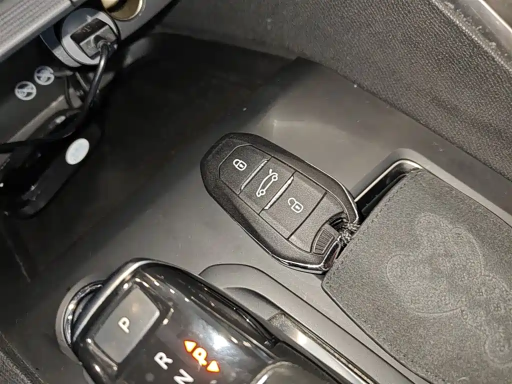 Peugeot 5008 2017 380THP 7-seat Elite Edition фото 9