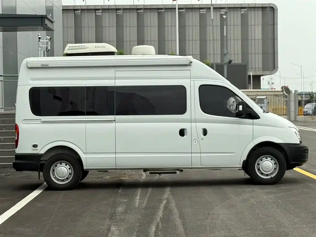 SAIC Maxus Xintu V80 2015 2.5T Manual Proud Transporter Edition Long Wheelbase High Roof фото 4