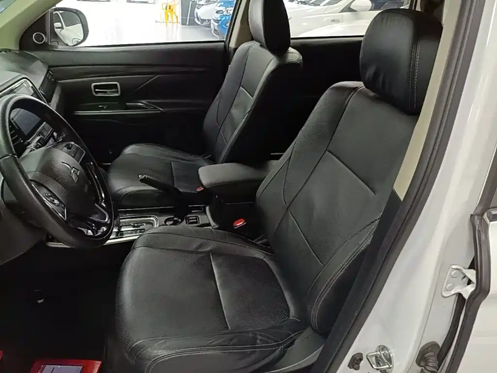 Mitsubishi Outlander 2017 2018 2.0L 2WD Glory Edition 5-seater