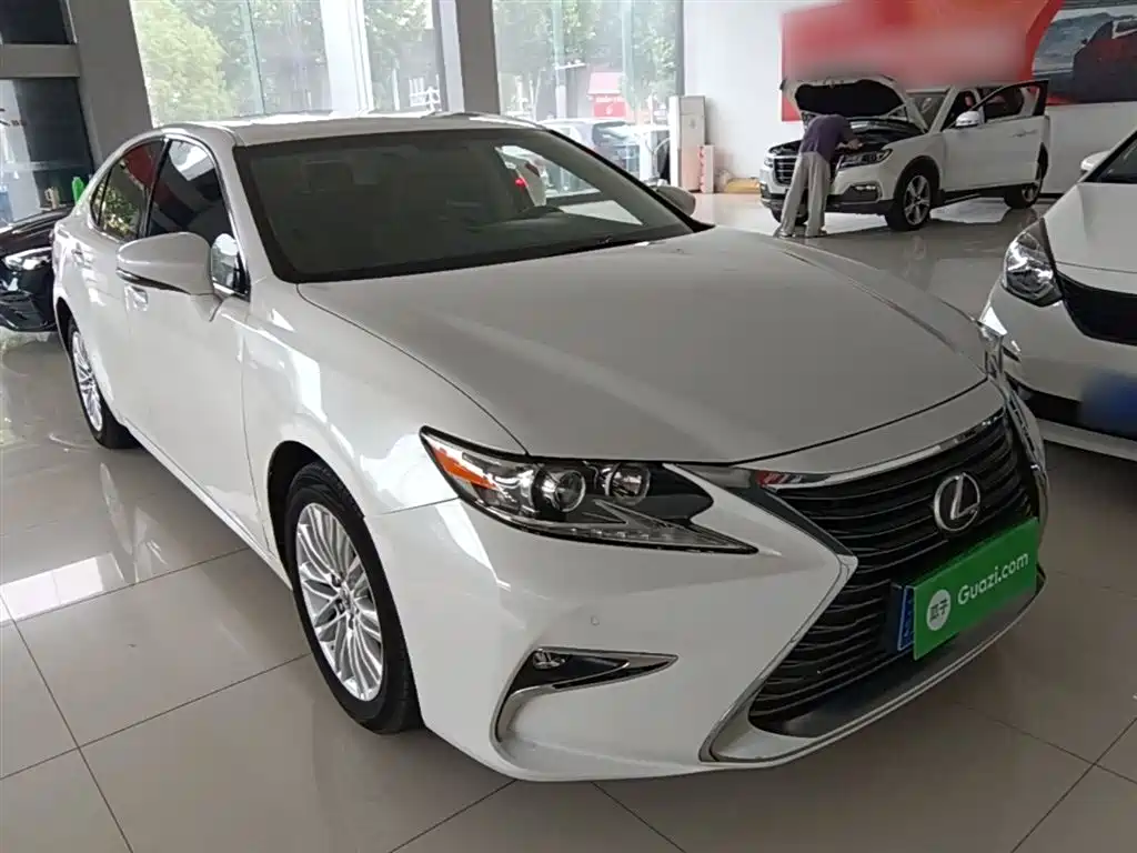 Lexus ES 2015 200 Elite Edition фото 4