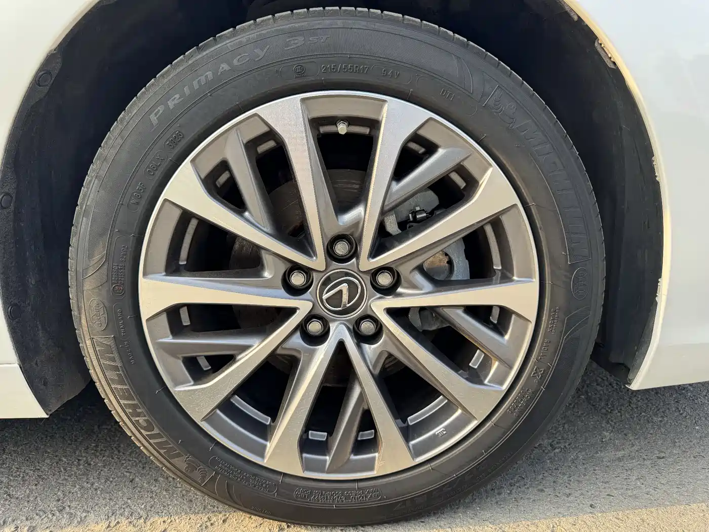 Lexus ES 2022 300h Excellence Edition фото 15