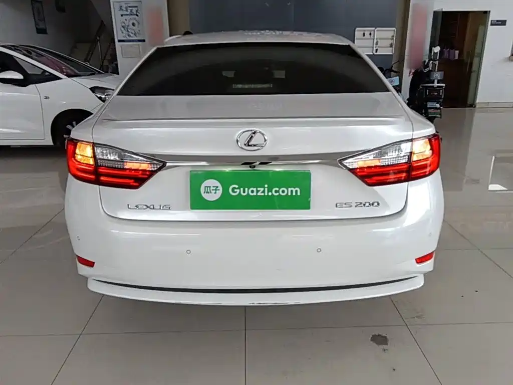 Lexus ES 2015 200 Elite Edition фото 6