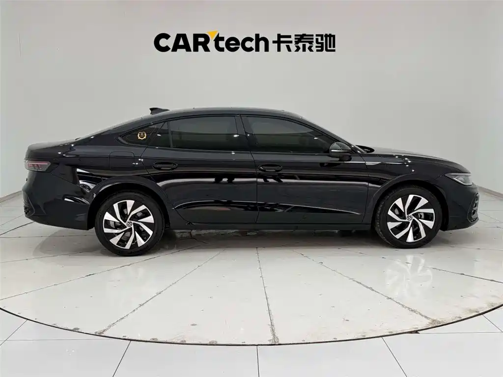 Volkswagen Passat 2025 Pro 380TSI Starlight Dragon Glory Edition фото 12