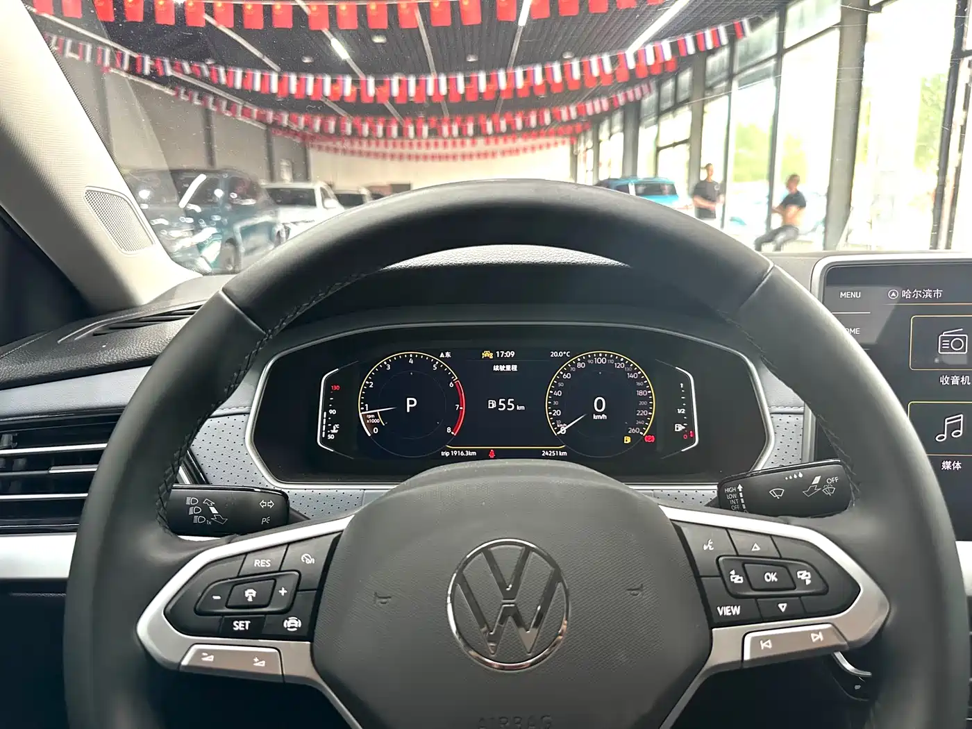 Volkswagen Lavida 2023 Facelift 1.5L Automatic 5 Million Edition фото 16