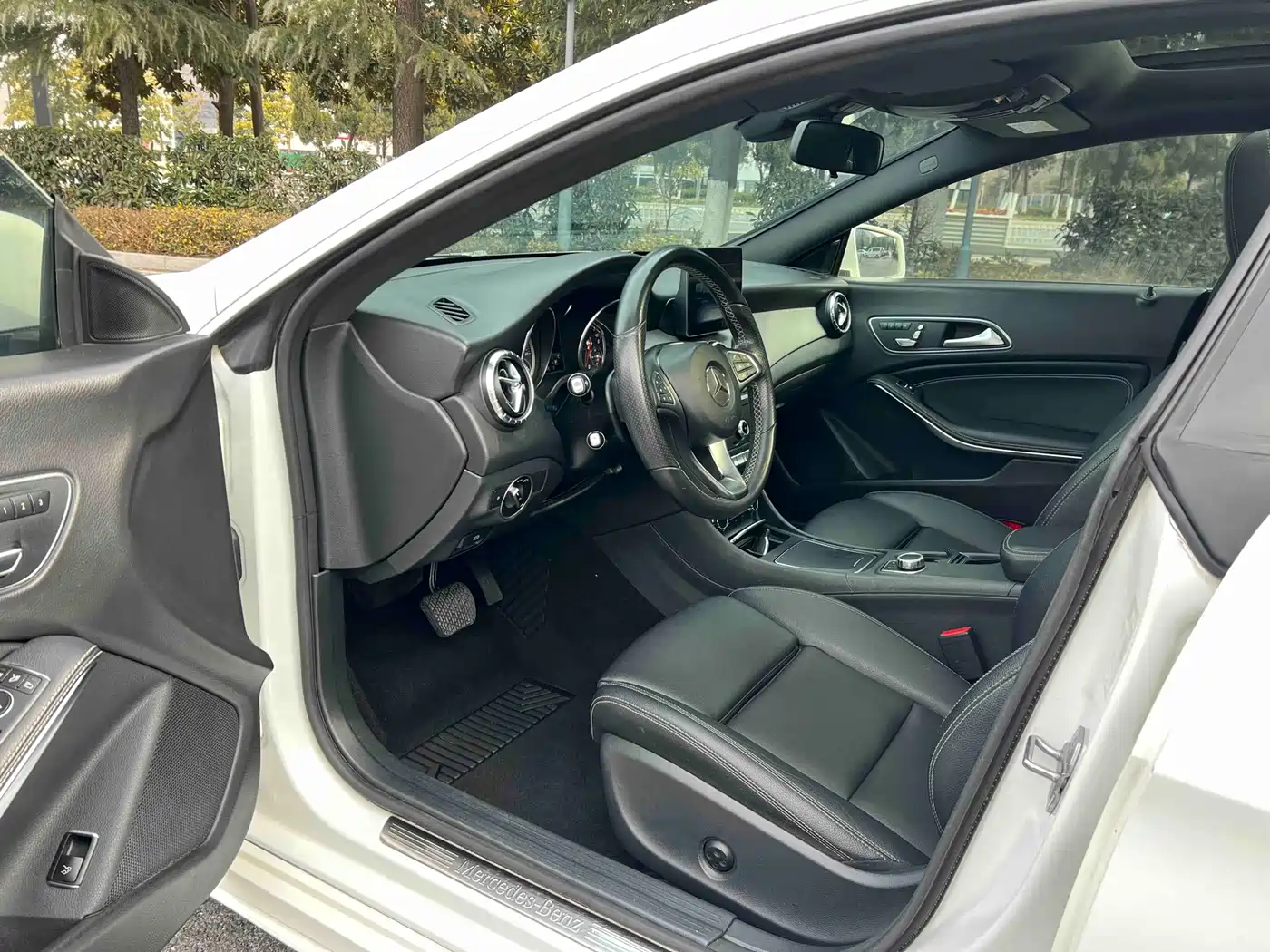 Mercedes-Benz CLA (Import) 2018 CLA 200 Fashion Edition фото 9