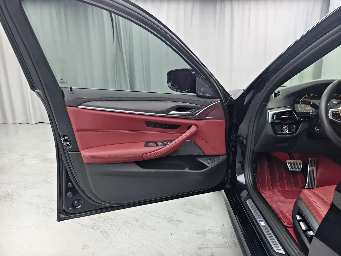 BMW 5 Series 2021 530Li Premium M Sport Package фото 16