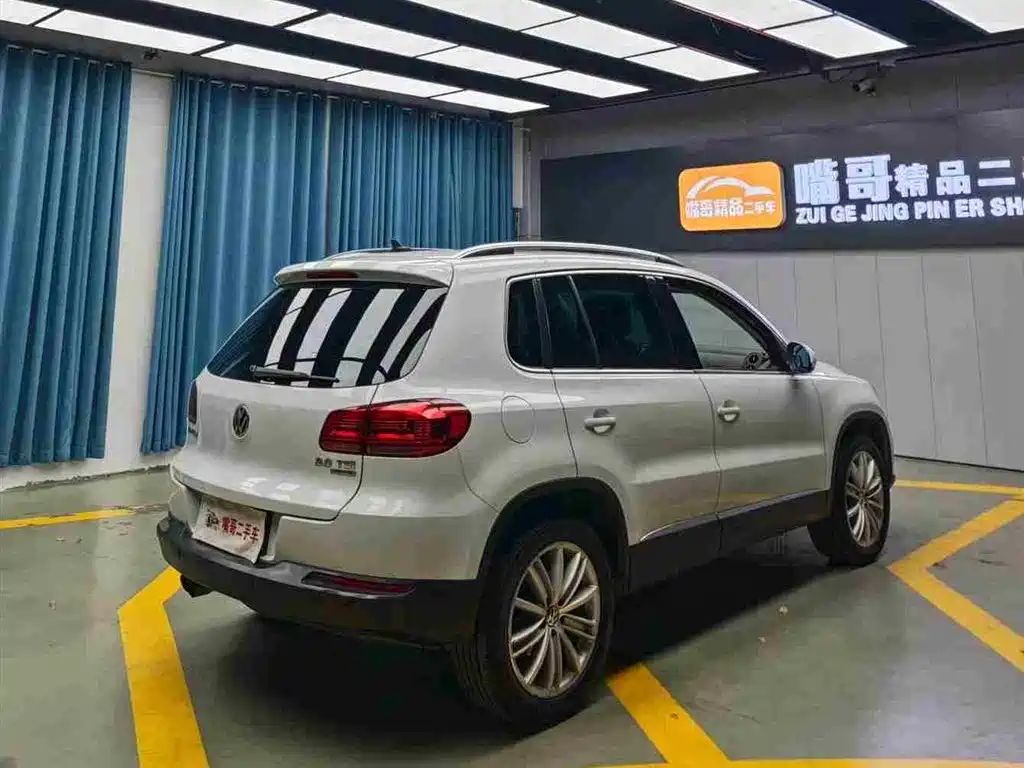 Volkswagen Tiguan 2015 2.0TSI Comfort Edition фото 7