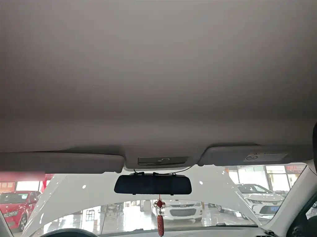 Škoda Rapid 2015 1.6L Automatic Joy Selection фото 18