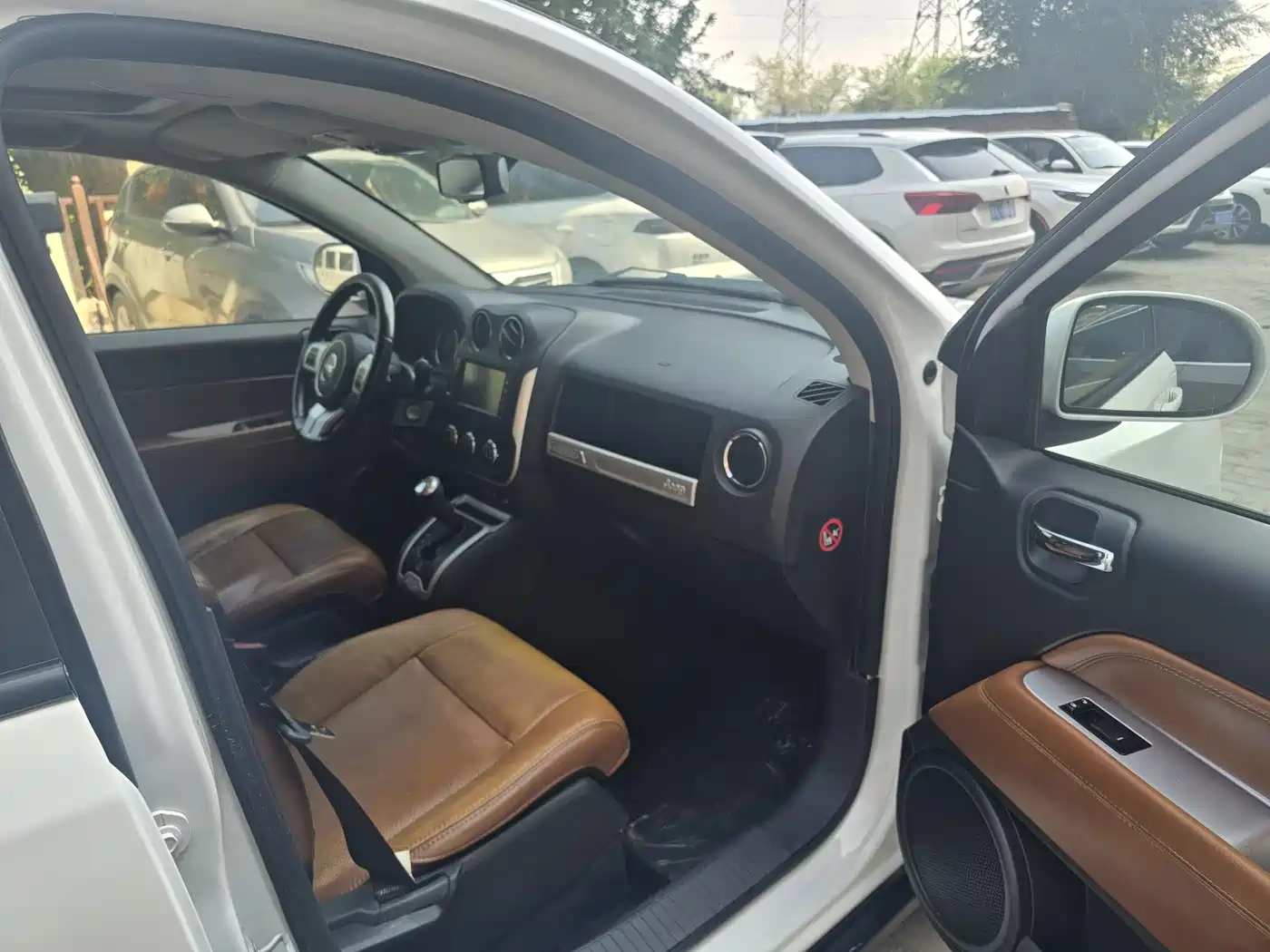 Jeep Compass (Import) 2015 2014 Facelift 2.4L 4WD Luxury Navigation Edition