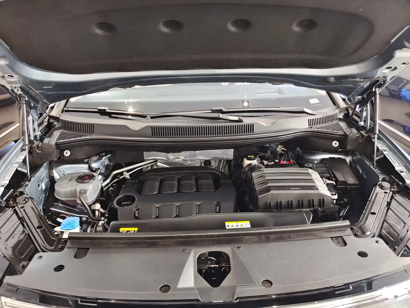 Volkswagen Talagon 2025 450TSI R-Line 6-Seater фото 6