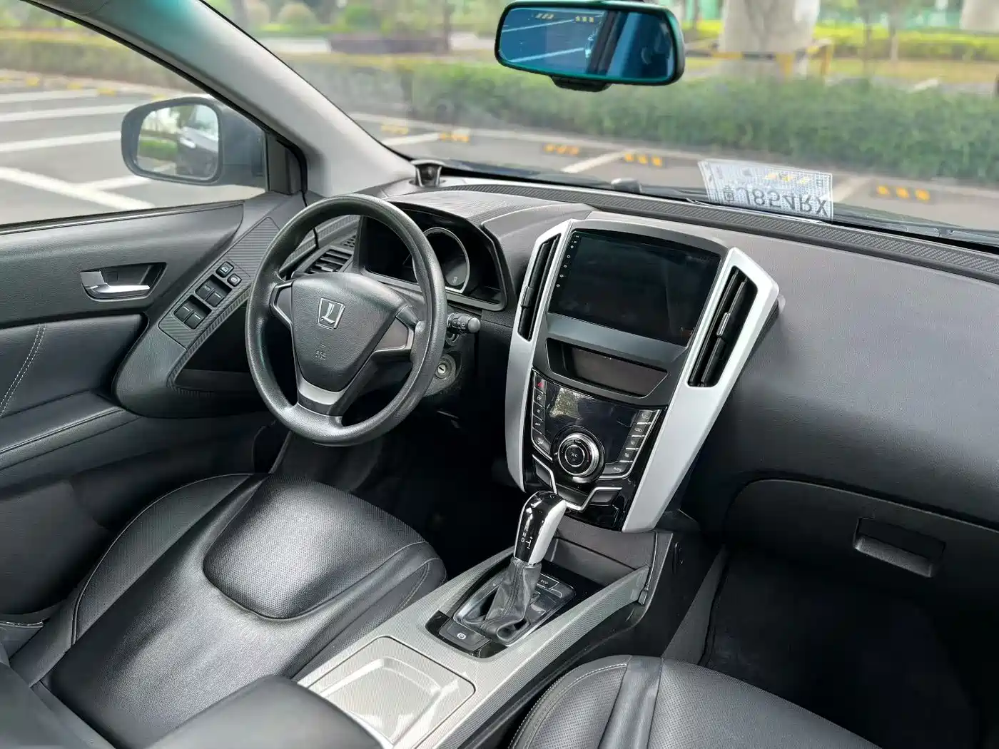 LUXGEN EXCELLENT 6 SUV