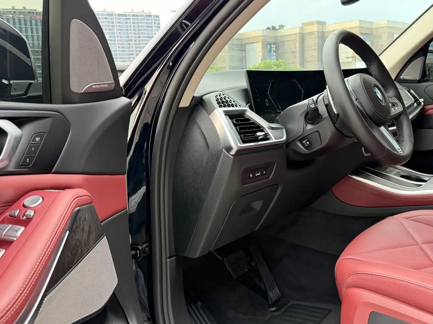 BMW X5 2023 xDrive 30Li Premium M Sport Package фото 8