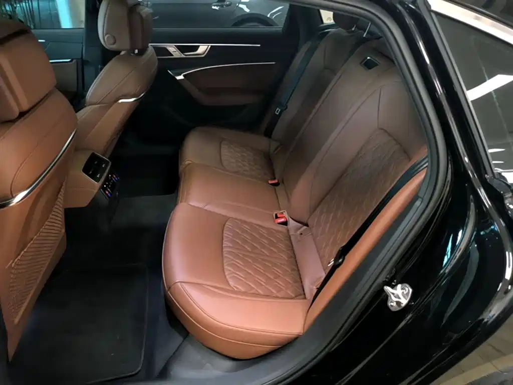 Audi A6L 2025 45 TFSI quattro Premium Sport фото 17