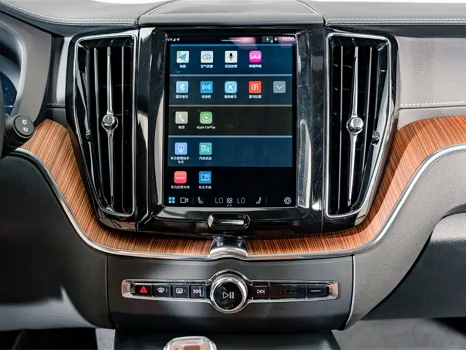 VOLVO XC60 PLUG IN HYBRID