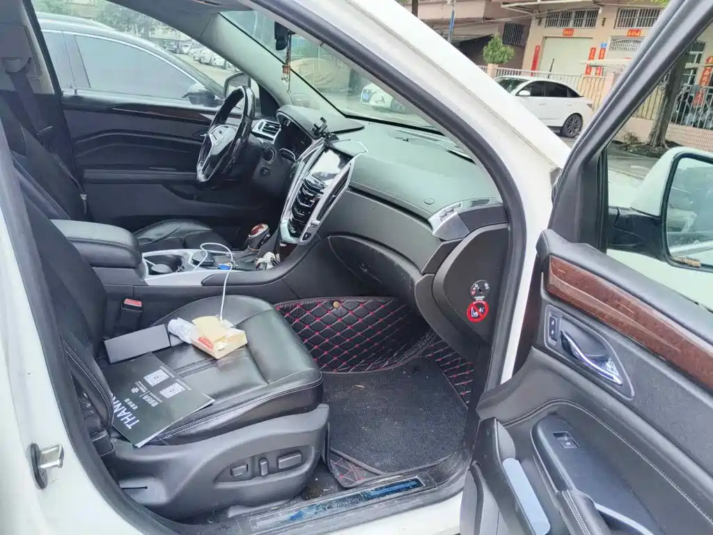 Фото 13 - Cadillac SRX