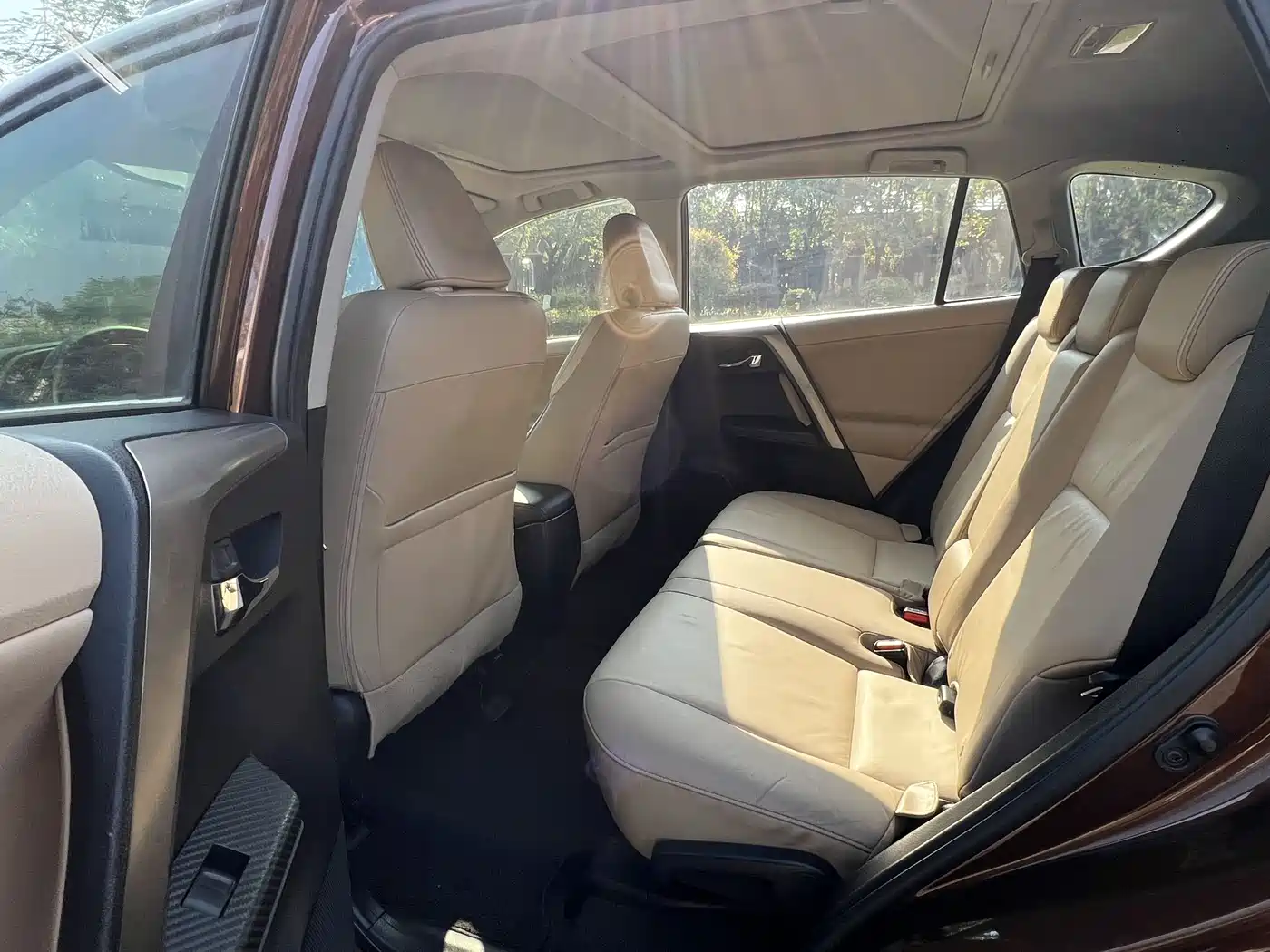 Toyota RAV4 Rongfang 2015 2.5L Auto 4WD Premium Edition фото 10