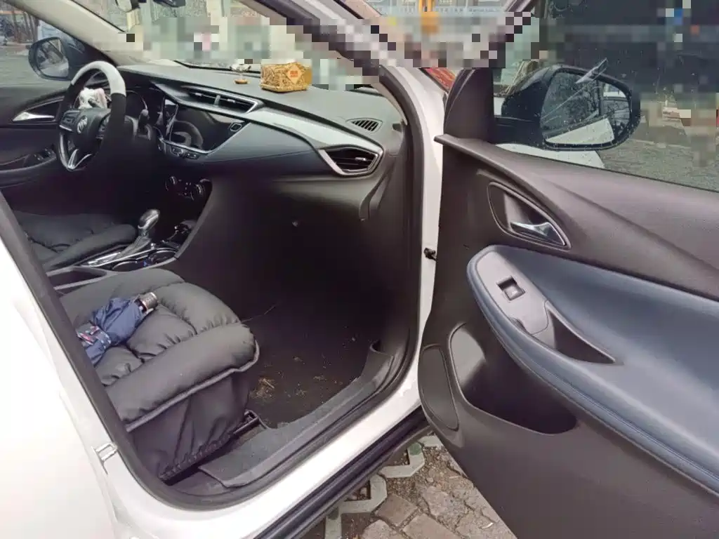 Photo 20 - Buick Encore GX