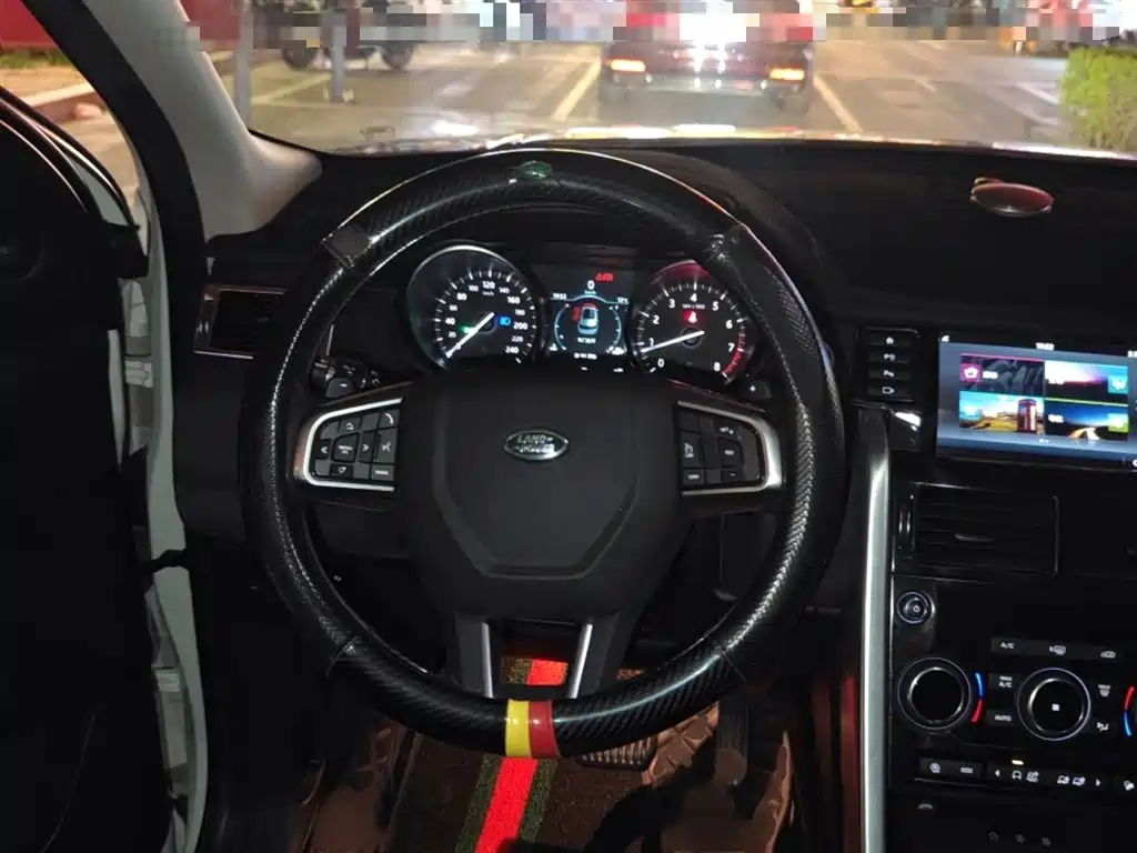 Land Rover Discovery Sport 2019 240PS SE Edition China VI фото 3