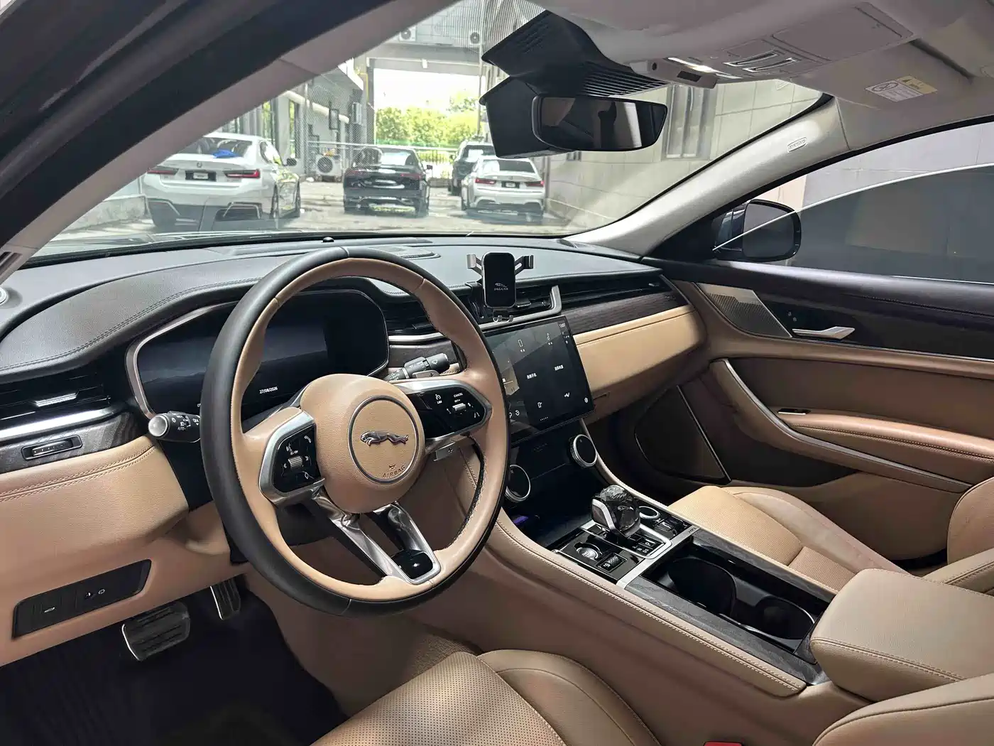 Jaguar XFL 2026 2025 2.0T P250 FWD Luxury Edition