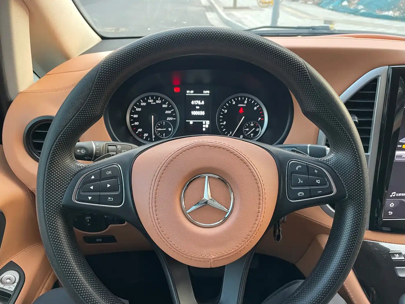 Mercedes-Benz Vito 2020 2.0T Elite Edition (7-seater) фото 10