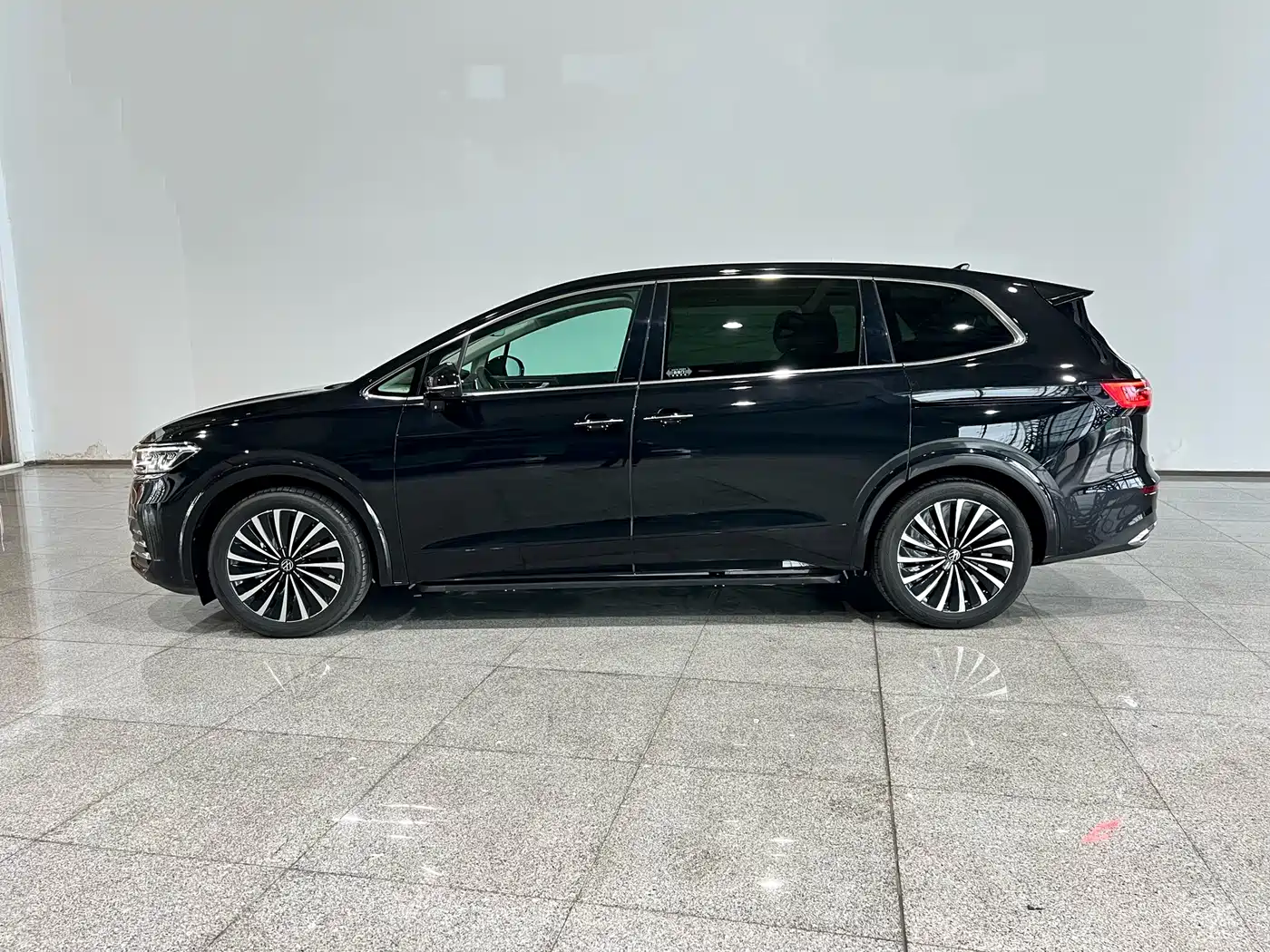 Volkswagen Viloran 2024 380TSI Executive Edition фото 5