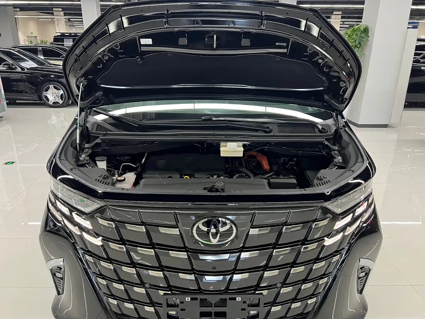 Toyota Alphard 2024 Hybrid 2.5L Prestige Edition фото 25