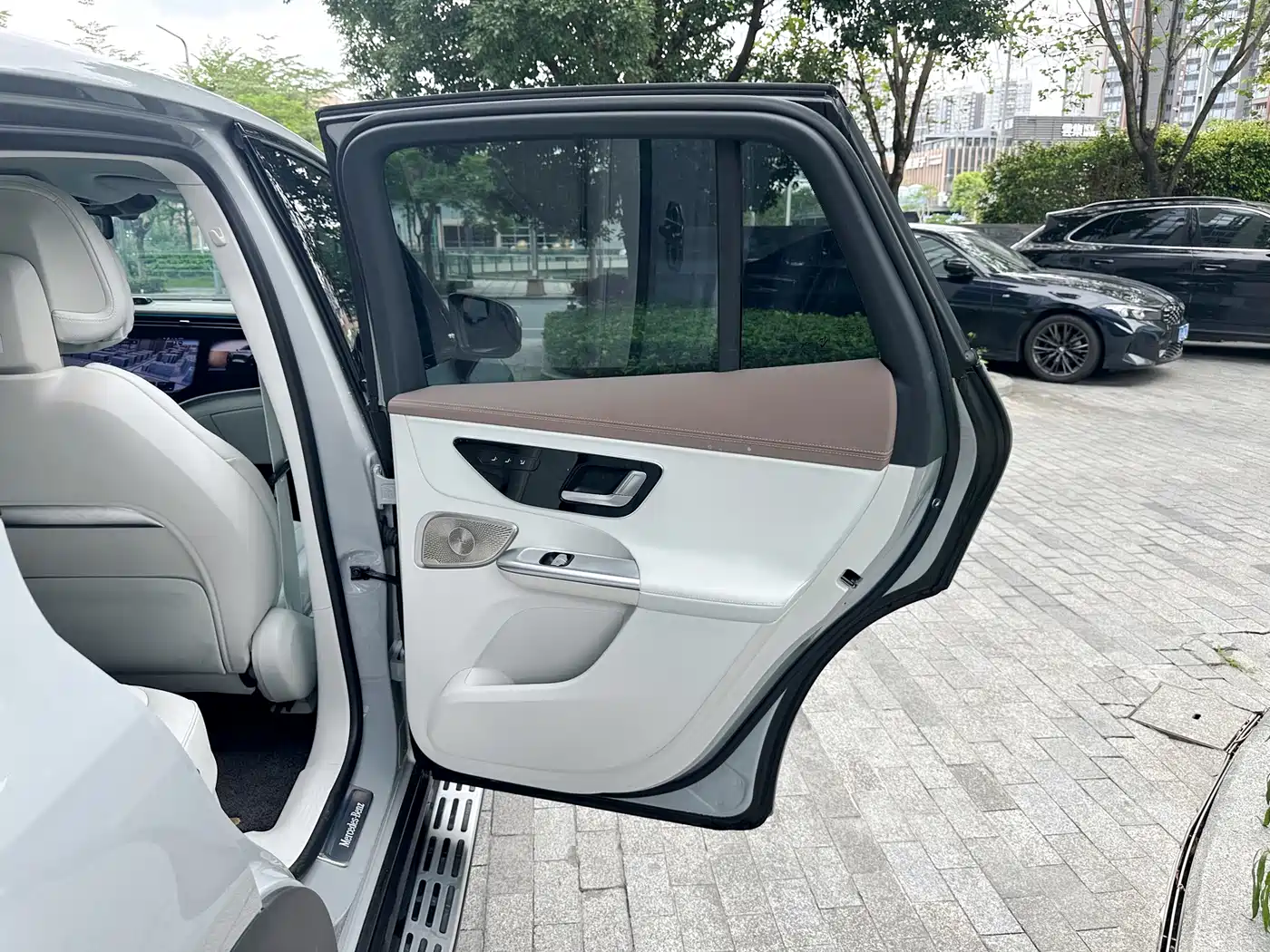Mercedes-Benz EQE SUV 2024 500 4MATIC Flagship Edition фото 9