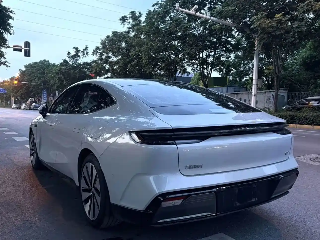 Geely Galaxy Galaxy E8 2024 2024 Model 550km RWD Soaring Dragon Edition