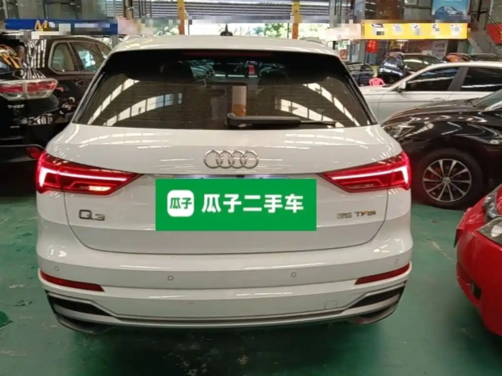 AUDI Q3