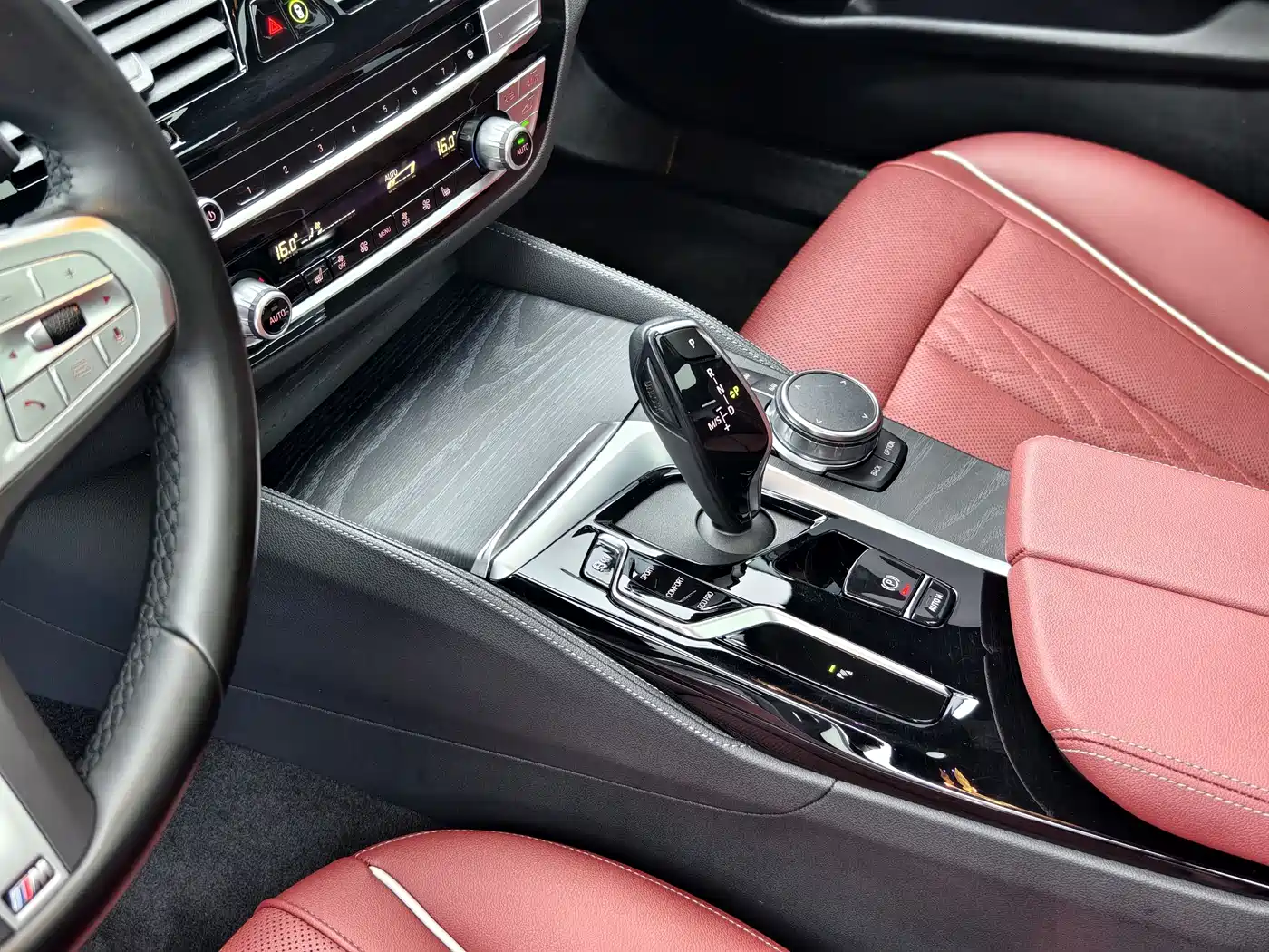 BMW 5 Series 2023 530Li Leading M Sport Package фото 11