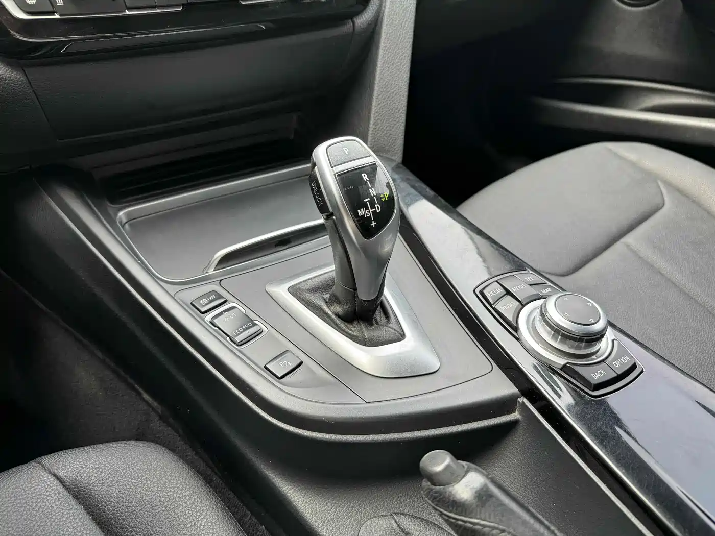 BMW 3 Series 2017 320Li M Sport фото 6