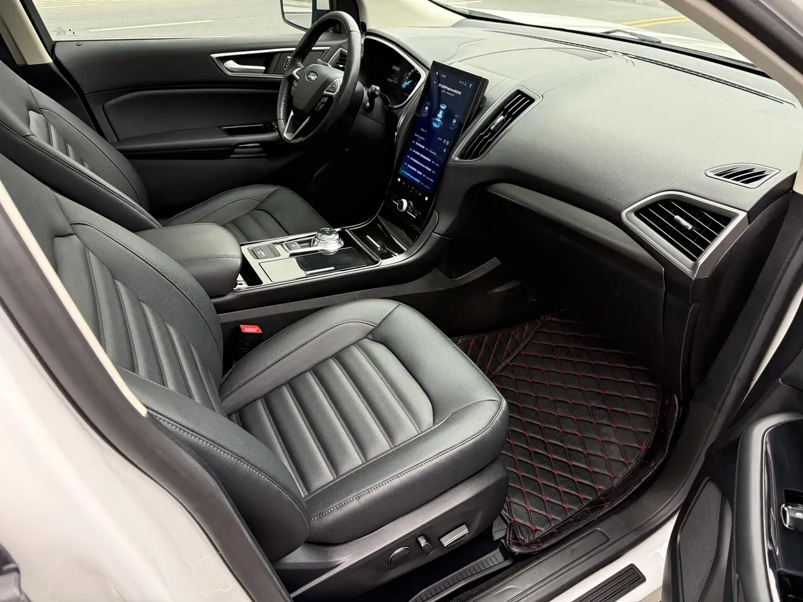 Фото 8 - Ford Edge