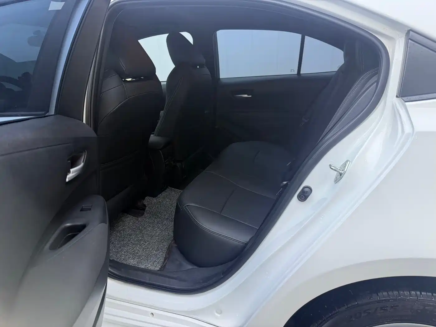 Toyota Levin 2021 TNGA 1.5L CVT Progressive Edition фото 9