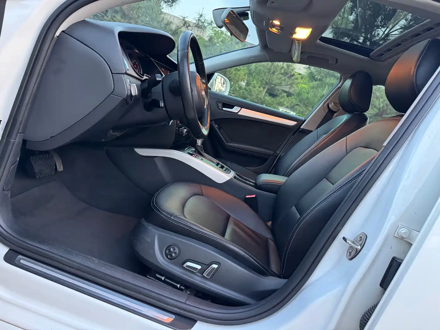 Audi A4L 2013 35 TFSI Automatic Comfort фото 4
