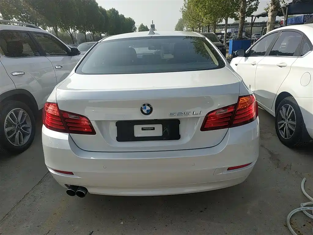 BMW 5 Series 2017 520Li Classic Edition фото 6