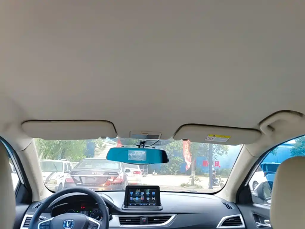 Фото 18 - Changan Yuexiang V7