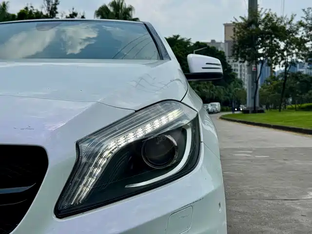 Mercedes-Benz A-Class (Import) 2015 A 200 Sport — фото 4