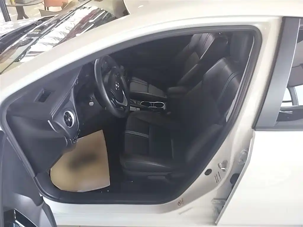 Toyota Levin 2018 185T CVT Premium Edition China V фото 12