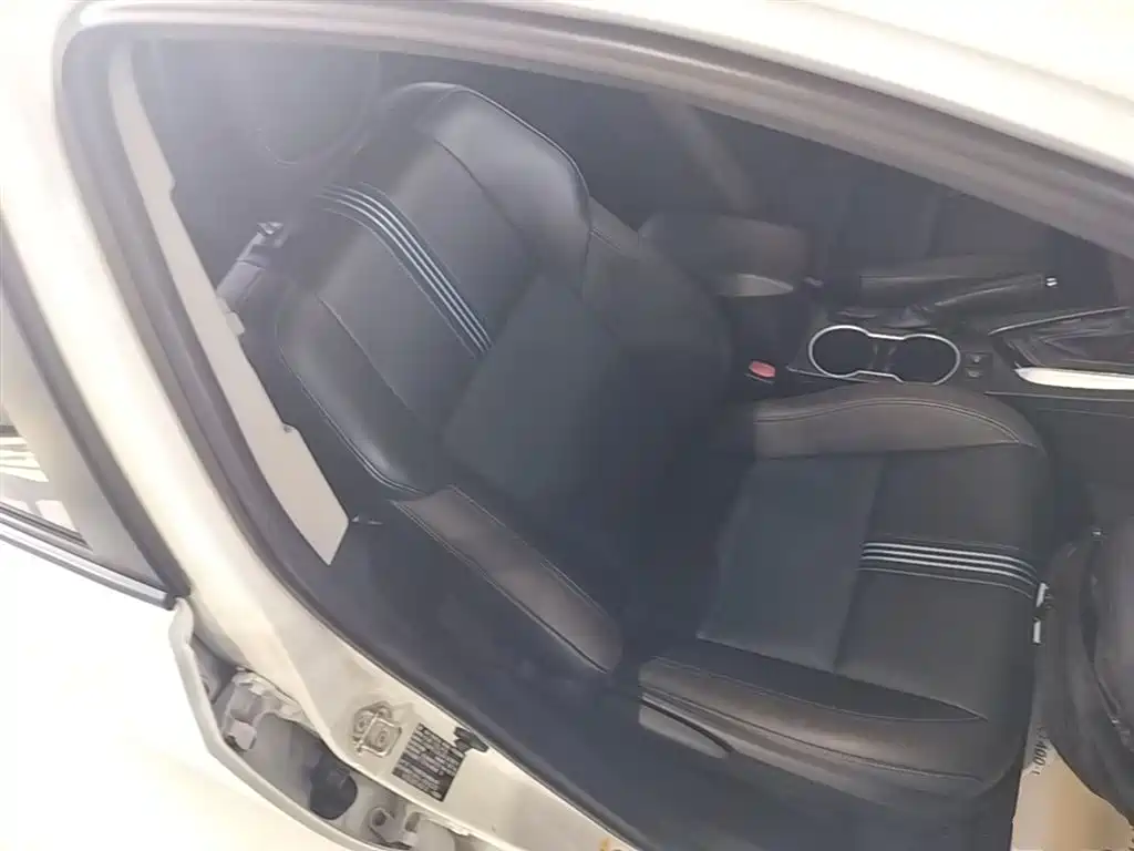 Toyota Levin 2018 185T CVT Premium Edition China V фото 20