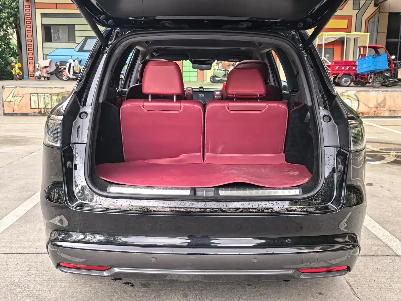 AITO Wenjie AITO M8 2025 Model Extended Range Max+ Edition 53.4kWh 6-Seater фото 12