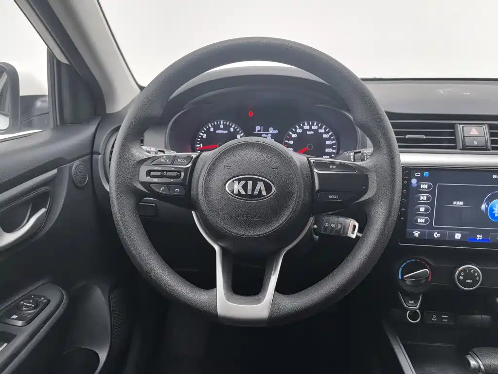 Kia K2 2017 2017 Sedan 1.4L AT GLS