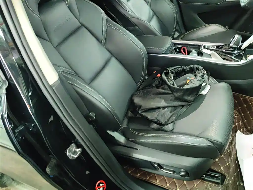 Lynk & Co 01 2019 2.0T 2WD Type Pro Version China VI фото 25
