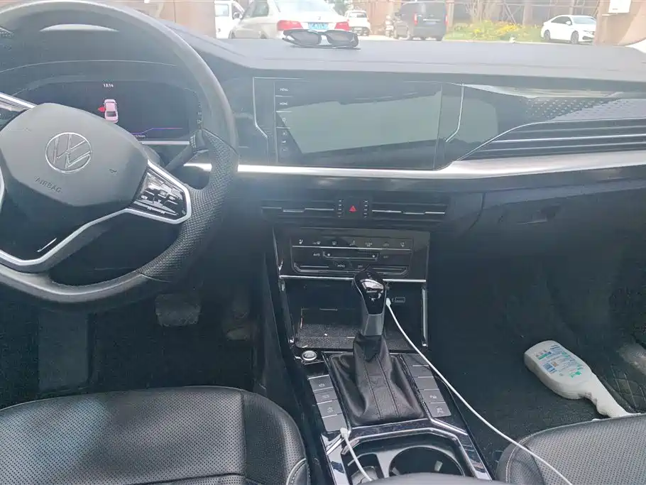 Volkswagen Passat 2023 Facelift 330TSI Luxury Edition фото 12