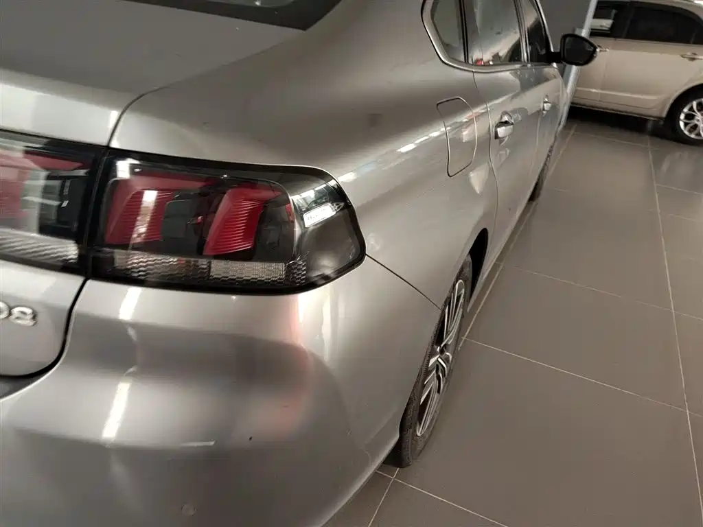 Peugeot 308 2016 1.6L Automatic Luxury фото 24