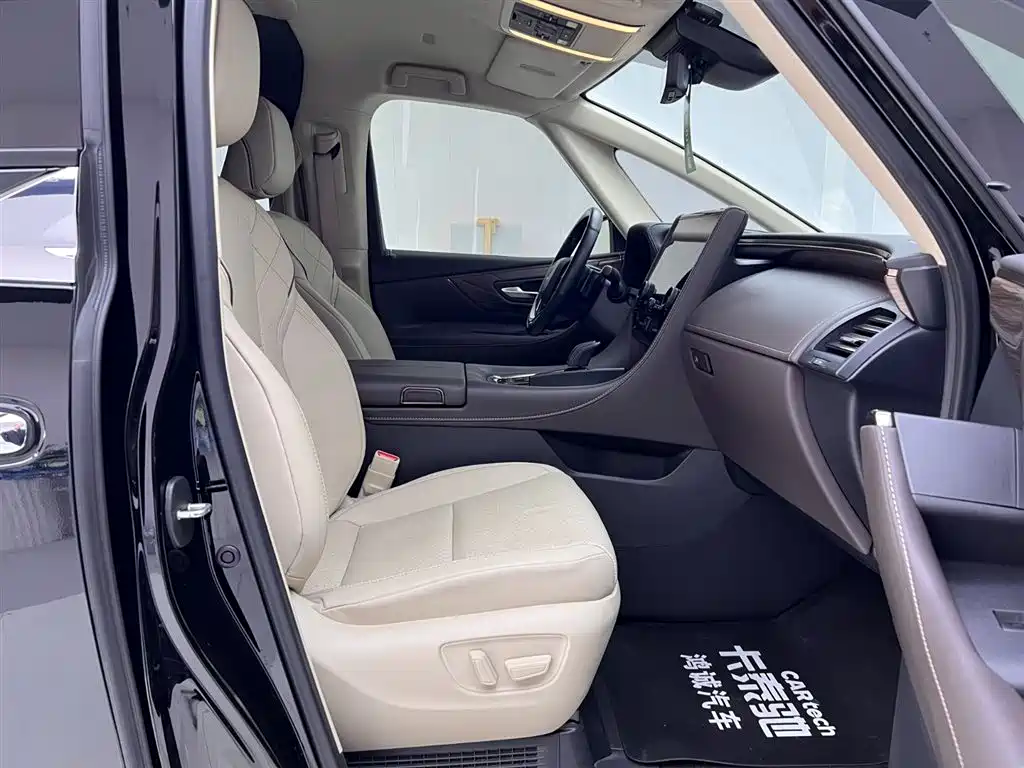 Toyota Vellfire 2024 Crown Hybrid 2.5L Executive Premium Edition фото 20