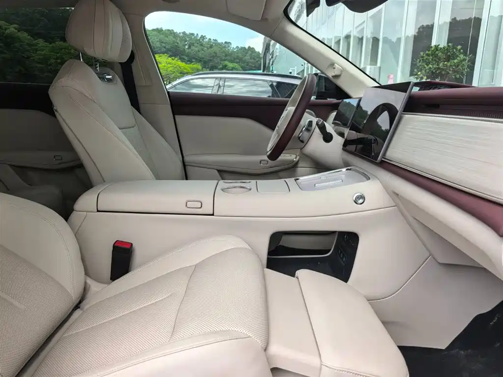Voyah Auto Voyah Zhiyin 2025 Base фото 14