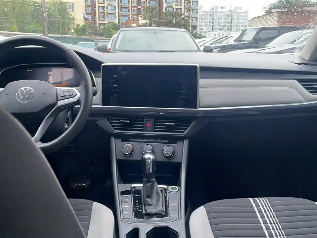 Volkswagen Bora 2024 200TSI DSG Smooth Ride Edition фото 10
