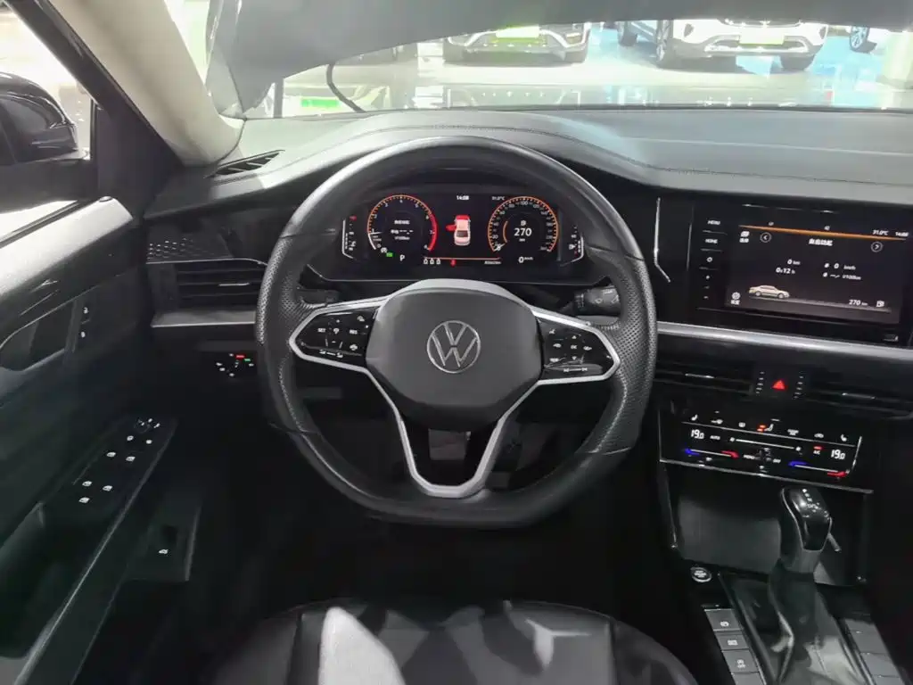 Фото 11 - Volkswagen Passat